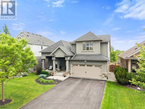 9458 Hendershot Blvd, Niagara Falls, ON, L2H0G1 | Card Image