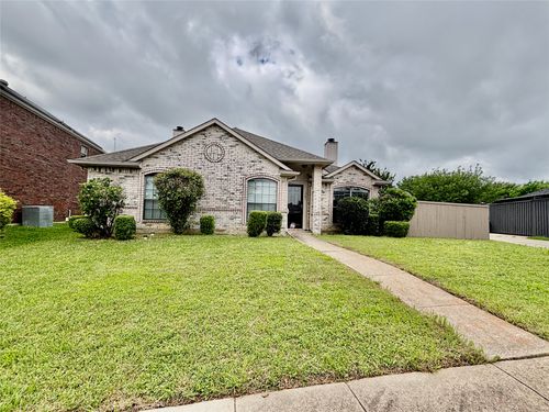 1701 Hillside Dr, Balch Springs, TX, 75180-4823 | Card Image