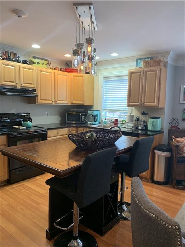 1 425 Main Street, Sold in East Greenwich Zoocasa