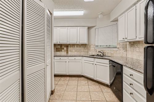 apt-269-16301 Ledgemont Ln, Addison, TX, 75001-5983 | Card Image