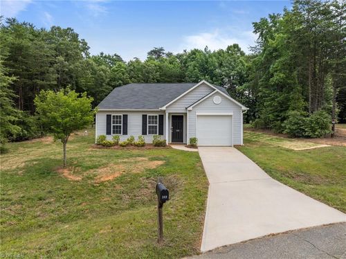 169 Delia Run, Madison, NC, 27025-8348 | Card Image