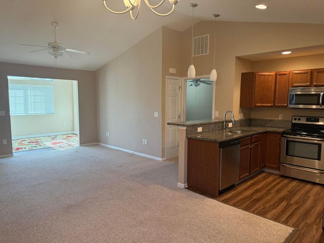 645 Monticello Ct, Condo with 2 bedrooms, 2 bathrooms and null parking in Pataskala OH | Image 5