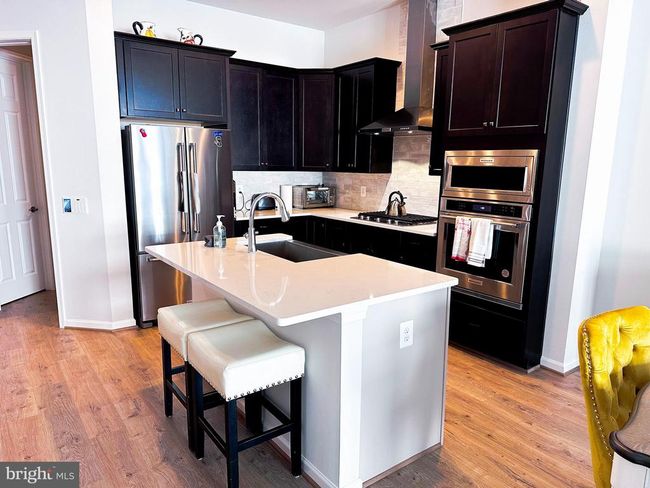 18989 Coral Reef Sq, Townhouse with 3 bedrooms, 3 bathrooms and null parking in Lansdowne VA | Image 9