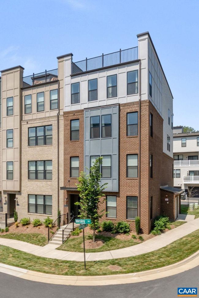 B - 802 Wesley Ln, Condo with 3 bedrooms, 3 bathrooms and null parking in CHARLOTTESVILLE VA | Image 39
