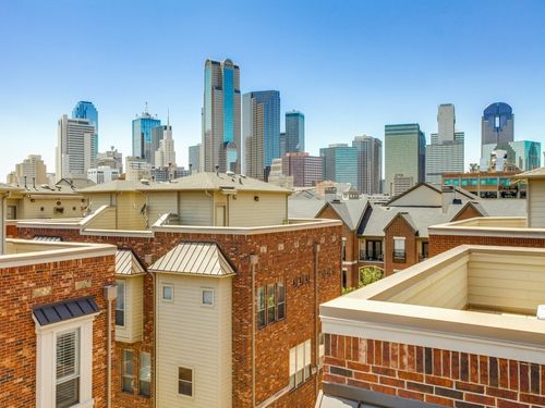 909 City Side Ln, Dallas, TX, 75201-8470 | Card Image