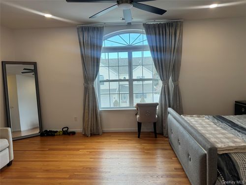 221 Rivendell Ct, Melville, NY, 11747-5354 | Card Image