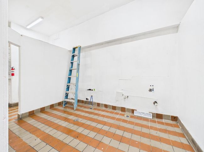 CAM01655G0-PR0078-STILL017.jpg | Image 23