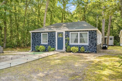 84 Lighthouse Dr, Waretown, NJ, 08758-1911 | Card Image