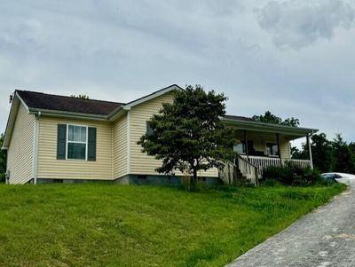 140 Hickory Lane, House other with 3 bedrooms, 2 bathrooms and null parking in Middlesboro KY | Image 2