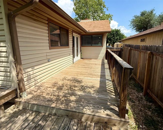 View of wooden terrace | Image 15