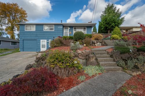 1732 S 234th Street, Des Moines, WA, 98198 | Card Image