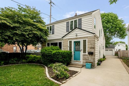 5160 N Idlewild Avenue, Whitefish Bay, WI, 53217 | Card Image