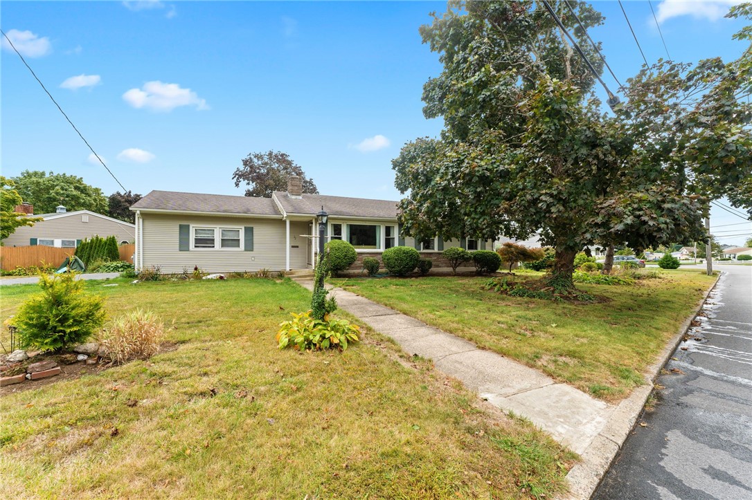 Meadowcrest Dr, Cumberland, RI 02864