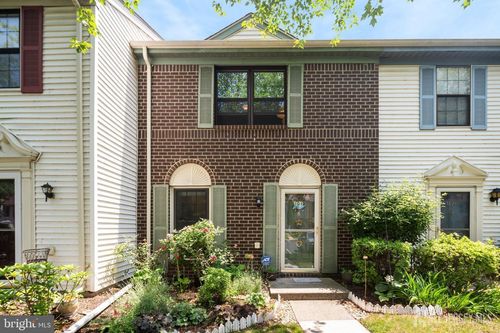 101 Pear Tree Ln, FRANKLIN PARK, NJ, 08823-1413 | Card Image