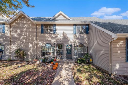 233 Stonebridge Ln, Smithville, MO, 64089-8486 | Card Image