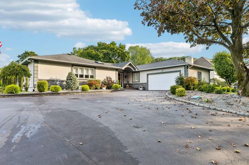 5 Corwin Ct, Dix Hills, NY, 11746-8300 | Card Image