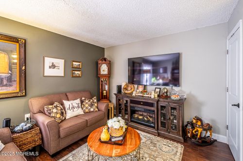401 Daffodil Dr, Jackson, NJ, 08527-4169 | Card Image