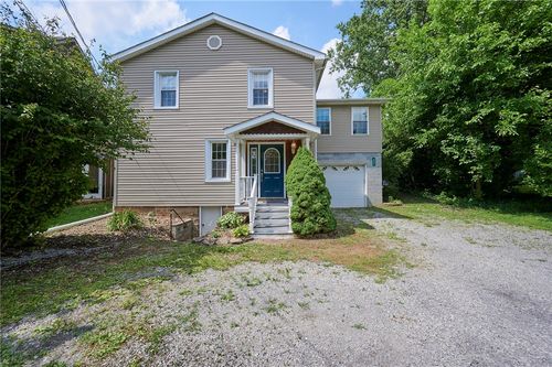 632 Wampum Ave, Ellwood City, PA, 16117-1207 | Card Image