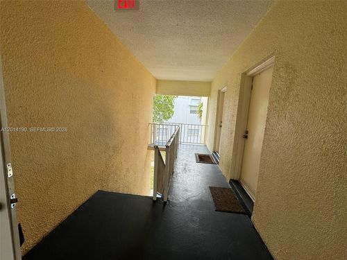 203-415 Executive Center Dr, West Palm Beach, FL, 33401-2947 | Card Image