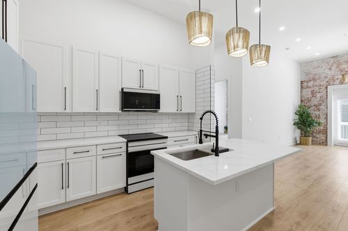 104-1600 10th Ave N, Nashville, TN, 37208-2351 | Card Image