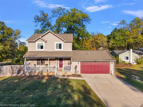 5184 Denwood St, Waterford, MI, 48327-2556 | Card Image