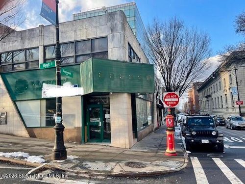 1 Hyatt St, Staten Island, NY, 10301-1801 | Card Image