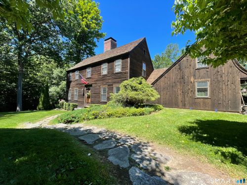 31 Old Barn Rd, Trumbull, CT, 06611-2919 | Card Image