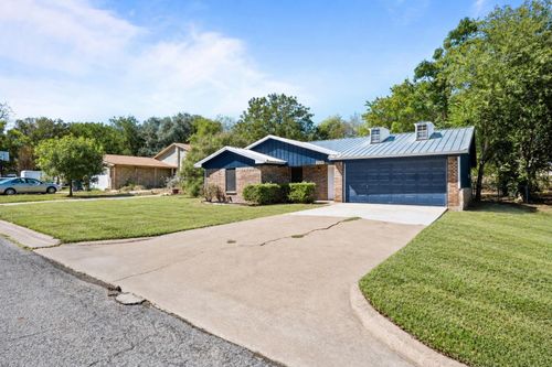 1729 W Doyle St, Granbury, TX, 76048-2380 | Card Image