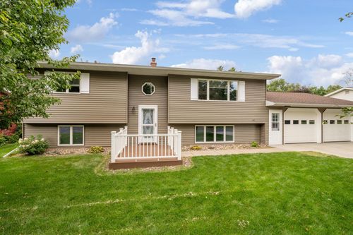 305 Georges Ct, Woodville, WI, 54028-9512 | Card Image