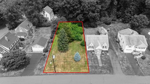 35 Haywood Ln, Hamden, CT, 06514-3030 | Card Image