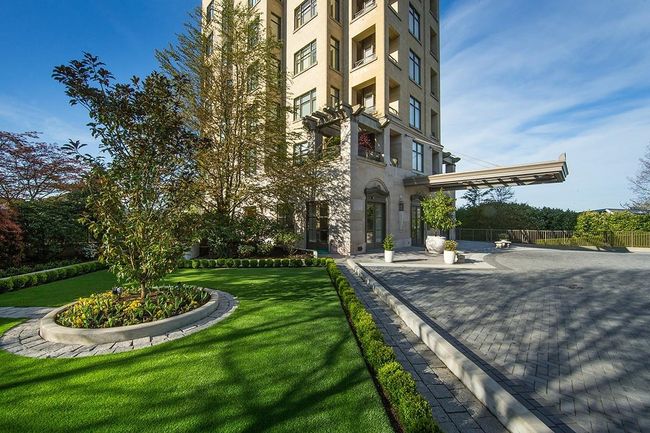 501 - 2288 Bellevue Avenue, Condo with 3 bedrooms, 4 bathrooms and 2 parking in West Vancouver BC | Image 1