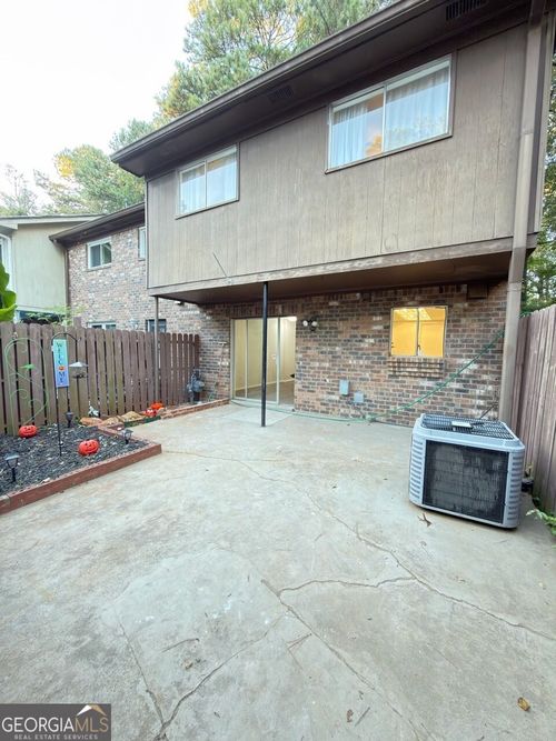 722 Garden View Dr, Stone Mountain, GA, 30083-3540 | Card Image