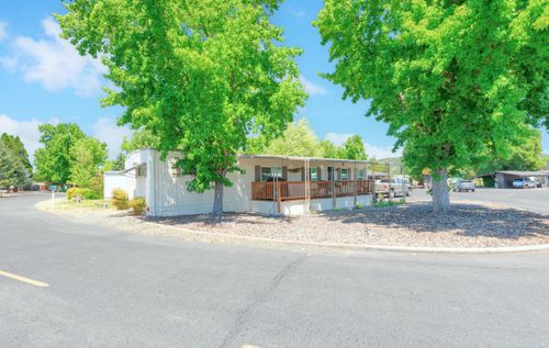 301 Bandy Way, Grants Pass, OR, 97526-5901 | Card Image