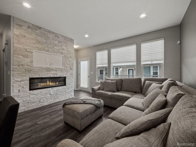 UNIT-41 - 2500 Normandy Rd, Condo with 2 bedrooms, 3 bathrooms and null parking in Royal Oak MI | Image 6