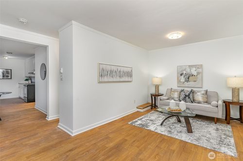 apt-2-403 Terry Ave, Seattle, WA, 98104-2464 | Card Image