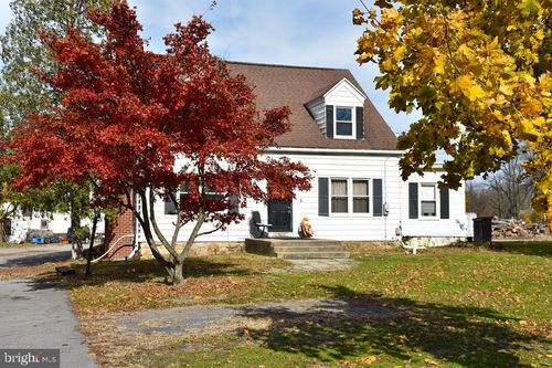 121 Country Club Ln, MILL HALL, PA, 17751-8885 | Card Image