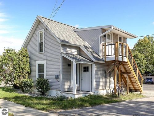 509 Rose St, Traverse City, MI, 49686-3301 | Card Image