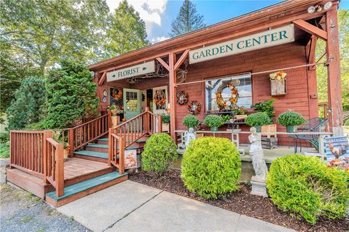 1688 Old Louisquisset Pike, Lincoln, RI, 02865-4508 | Card Image