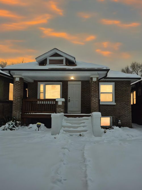 308 Pierce St, Gary, IN, 46402-1052 | Card Image