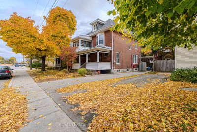 183 St Paul Ave, House other with 4 bedrooms, 2 bathrooms and 2 parking in Brantford ON | Image 2