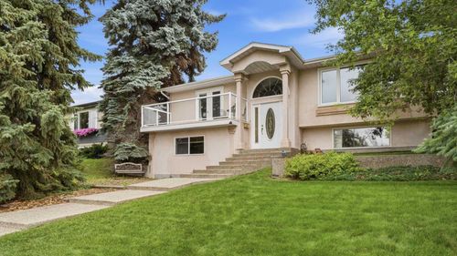 5107 58 St, Camrose, AB, T4V2G8 | Card Image