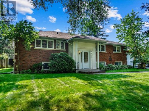 4371 Noel St, Val Therese, ON, P3P1S8 | Card Image