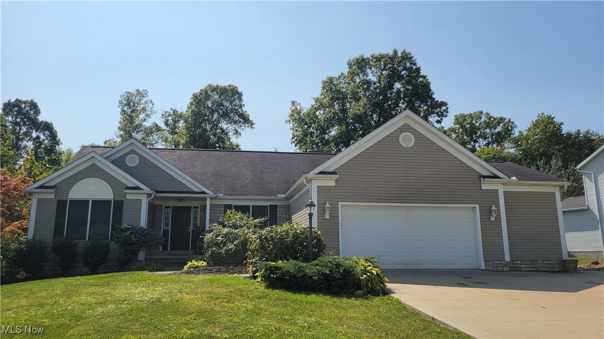 Clover Dr, Ravenna, OH 44266