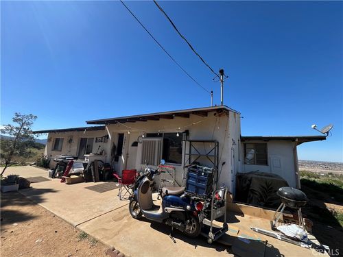 20474 Gemmill Rd, Apple Valley, CA, 92308-8704 | Card Image