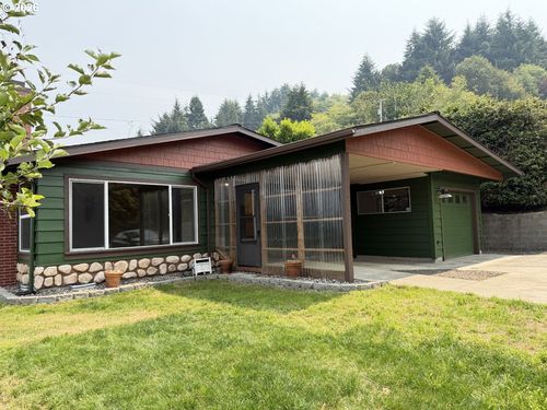 900 Rowe St, Reedsport, OR, 97467-1825 | Card Image