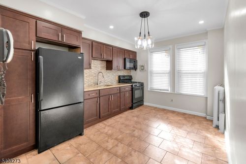 46 Cliff St, Newark, NJ, 07106-1626 | Card Image