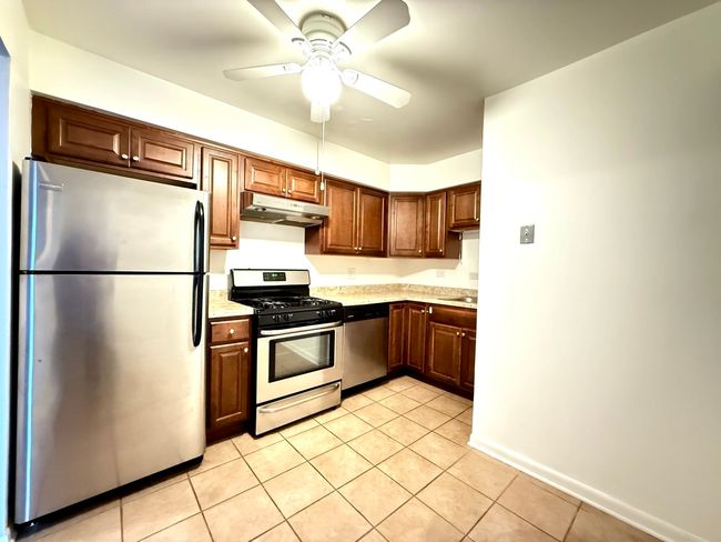 APT-17 - 153 Gregory St, Condo with 2 bedrooms, 2 bathrooms and 2 parking in Aurora IL | Image 5
