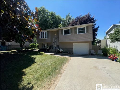 6868 Chaffee Ct, Derby, NY, 14047-9574 | Card Image
