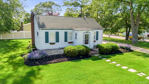 76 Hanrahan Ave, Farmingville, NY, 11738-2446 | Card Image