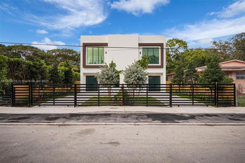 535 Nw 52nd St, Miami, FL, 33127-1941 | Card Image